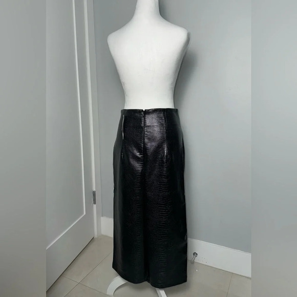BLACK Croc Embossed Faux Leather Midi Skirt - Picture 4 of 7